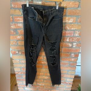Destroyed black AE jeans